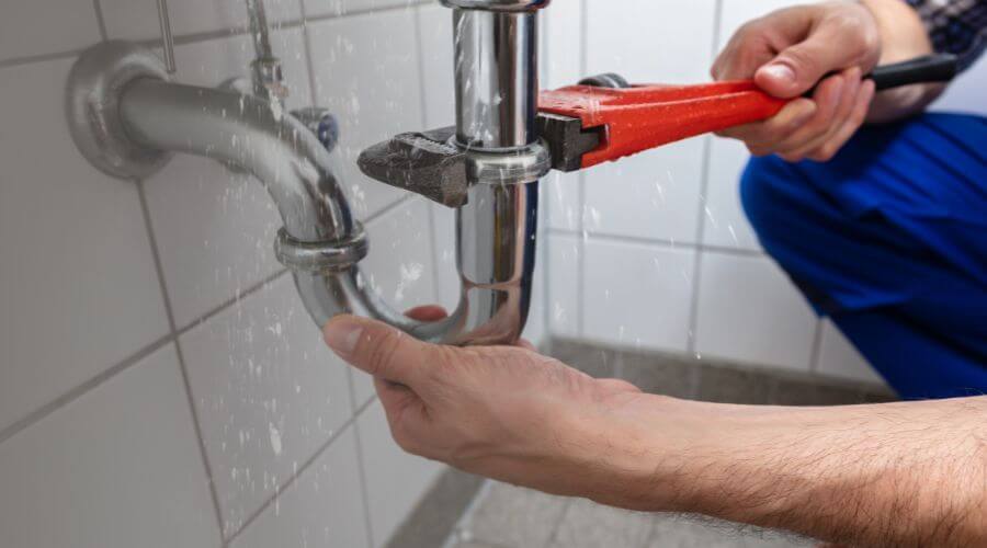 Expert burst pipe repair services in Sebewaing, MI